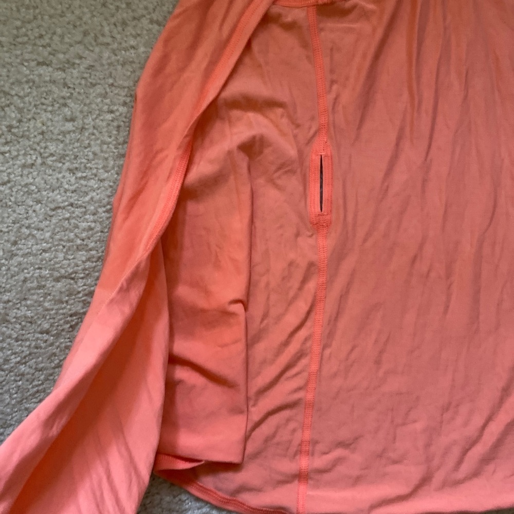 Nancy Rise performance wrap tank small - Picture 4 of 4